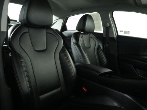 Used 2024 Hyundai Elantra Limited FWD image 21