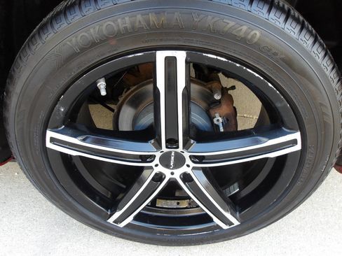 Used 2013 Dodge Avenger SE image 22