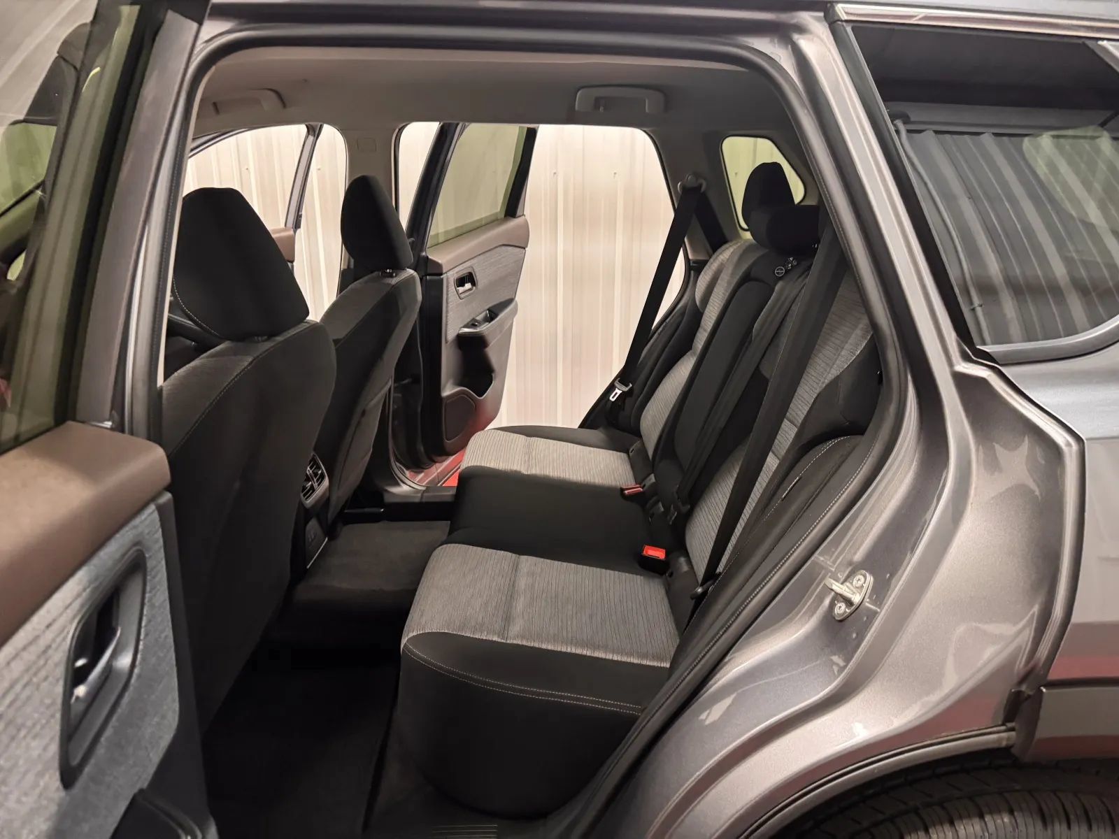 Used 2023 Nissan Rogue SV AWD/4WD image 35