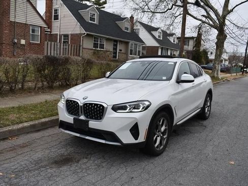 Used 2024 BMW X4 xDrive30i AWD/4WD image 3