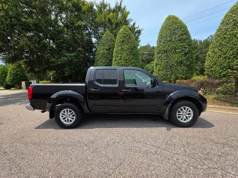 Used 2018 Nissan Frontier SV AWD/4WD image 7