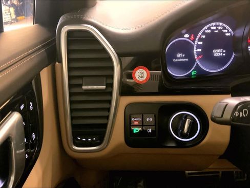 Used 2020 Porsche Cayenne S AWD/4WD image 36