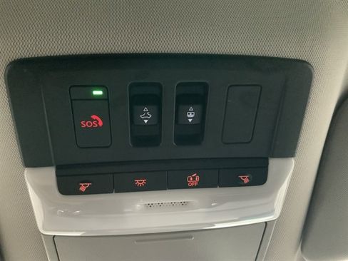 Used 2023 Nissan Pathfinder SL AWD/4WD image 35
