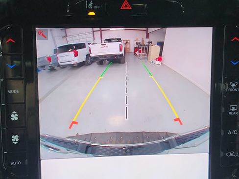 Used 2025 RAM 1500 Laramie AWD/4WD image 30
