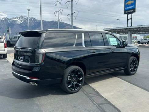 New 2026 Chevrolet Suburban High Country AWD/4WD image 26