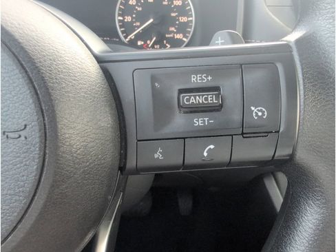 Used 2023 Nissan Rogue S image 23