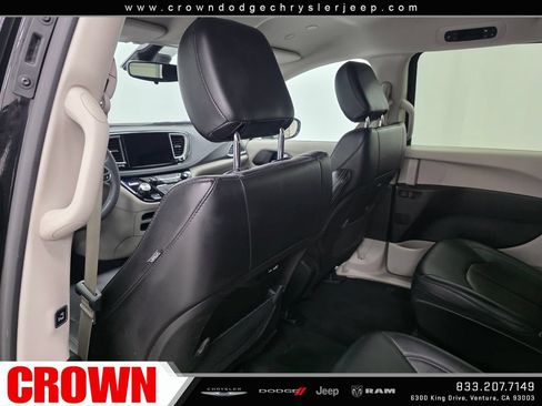 Used 2024 Chrysler Pacifica Limited FWD image 18