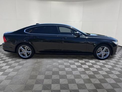 Used 2018 Volvo S90 T5 Momentum w/ Convenience Package FWD image 8