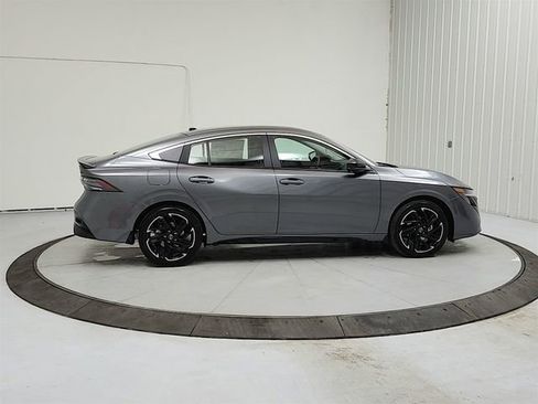 New 2026 Nissan Sentra SR w/ SR Premium Package image 8