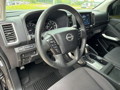 Used 2024 Nissan Frontier SV w/ SV Convenience Package RWD image 4
