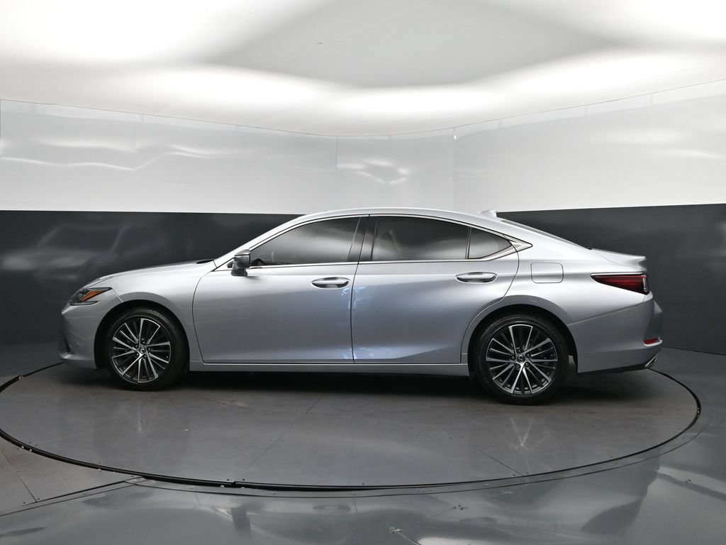 Used 2025 Lexus ES 350 w/ Premium Package FWD image 4