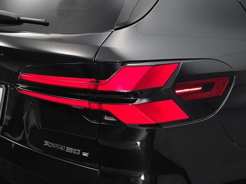 New 2026 BMW X5 xDrive50e w/ Executive Package image 33