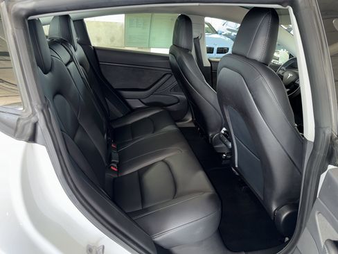 Used 2019 Tesla Model 3 Standard Range Plus image 12