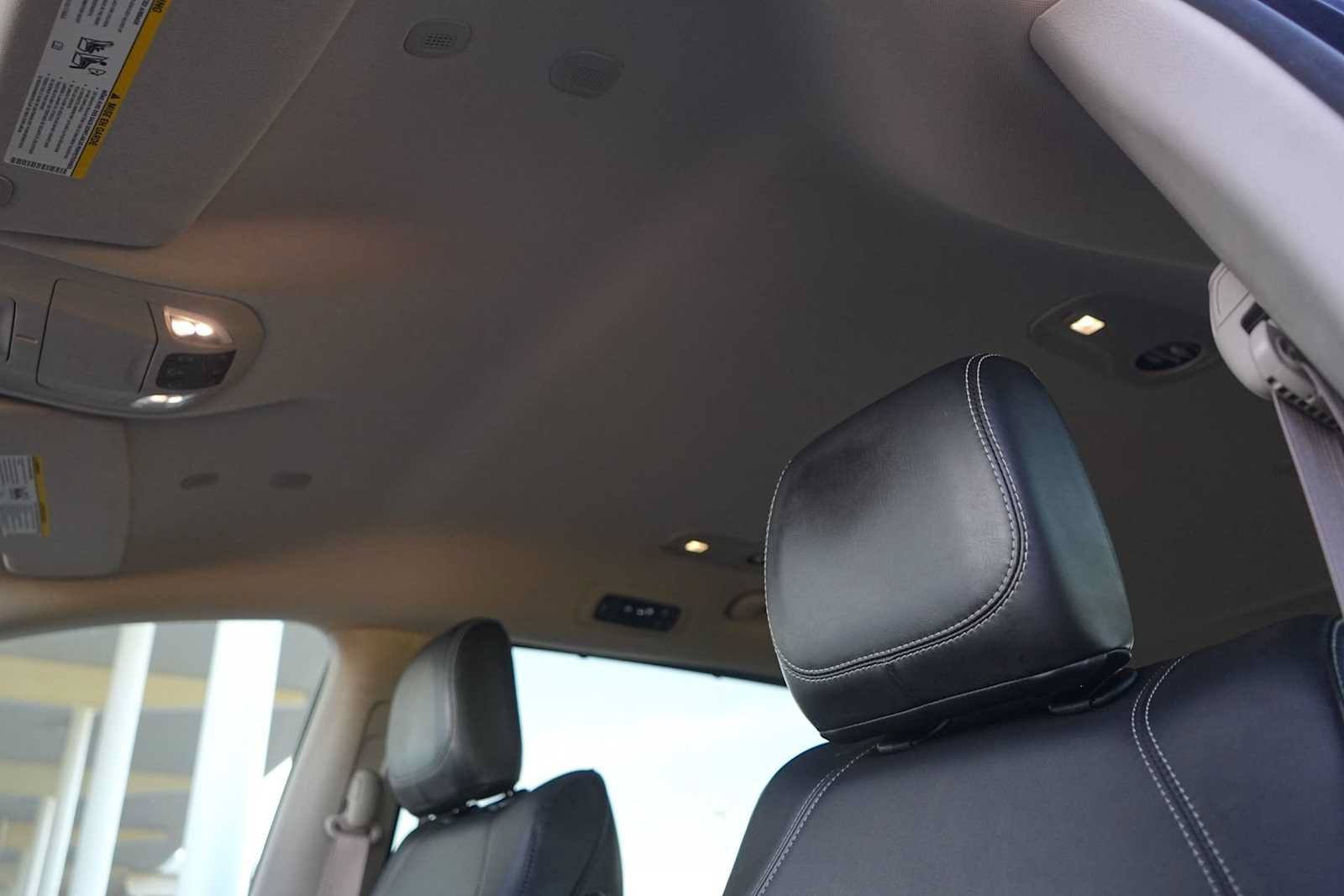 Used 2024 Chrysler Pacifica Touring-L FWD image 25
