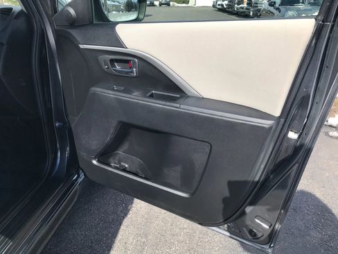 Used 2015 MAZDA MAZDA5 Grand Touring image 39