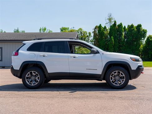 Used 2019 Jeep Cherokee Trailhawk AWD/4WD image 4