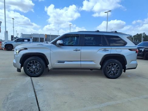 Certified 2025 Toyota Sequoia Platinum AWD/4WD image 9
