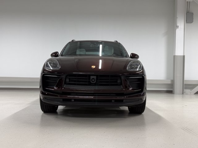 Certified 2026 Porsche Macan Turbo AWD/4WD image 8