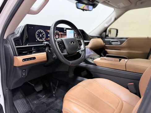 Used 2025 INFINITI QX80 Sensory image 32