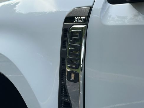 Used 2024 Ford F250 XLT image 12