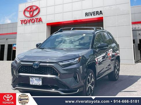 Used 2024 Toyota RAV4 XSE w/ Weather Package AWD/4WD image 4
