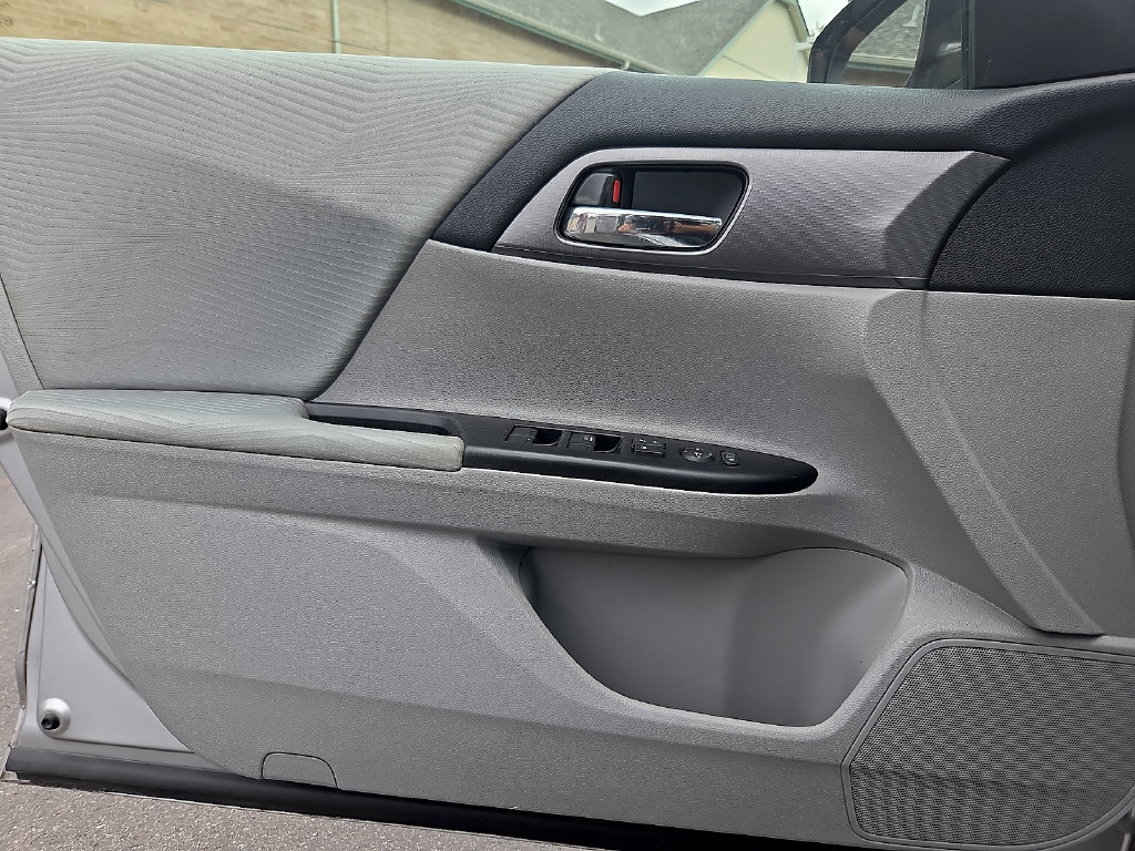 Used 2015 Honda Accord LX image 21