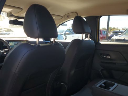 Certified 2025 Nissan Kicks SR image 13