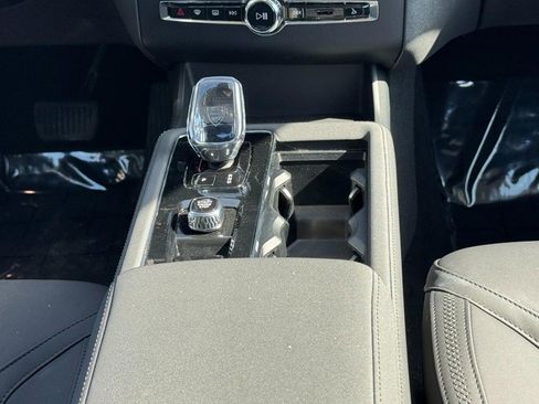 Certified 2025 Volvo XC90 B6 Plus image 15