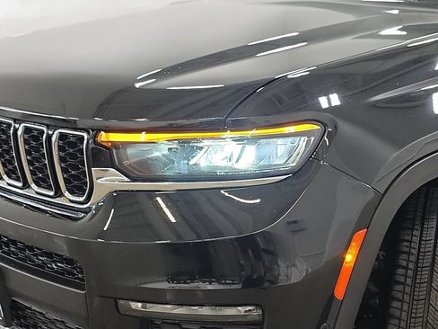 Used 2025 Jeep Grand Cherokee L Limited w/ Luxury Tech Group II AWD/4WD image 31
