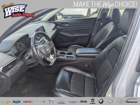 Used 2022 Nissan Altima 2.5 SR FWD image 9