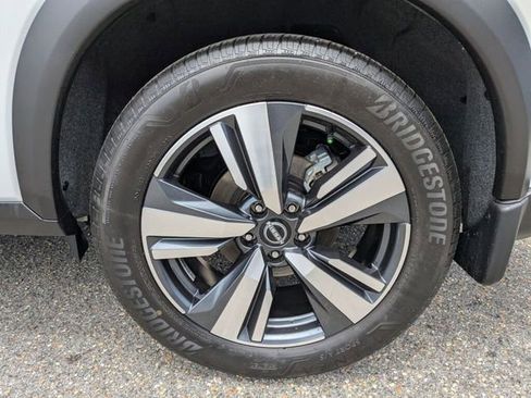 Used 2025 Nissan Rogue SL w/ SL Premium Package AWD/4WD image 14