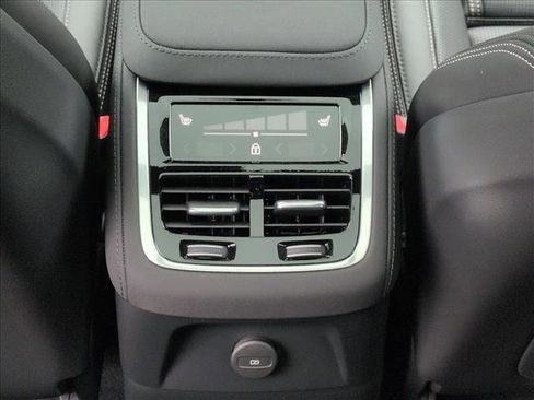 New 2026 Volvo XC90 T8 Ultra w/ Lounge Package image 21