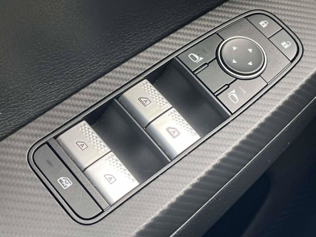 Used 2022 Mitsubishi Outlander SE AWD/4WD image 29