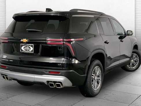 Used 2024 Chevrolet Traverse LT AWD/4WD image 13