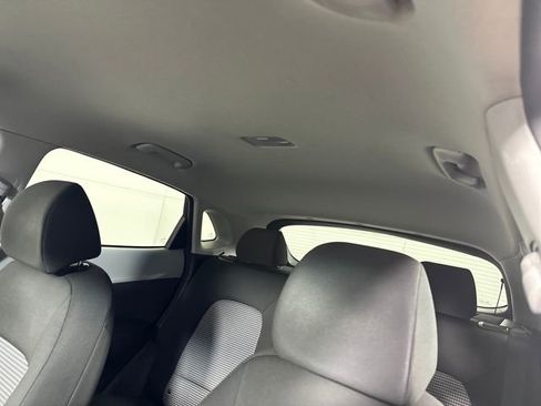 Used 2019 Hyundai Kona SEL image 12