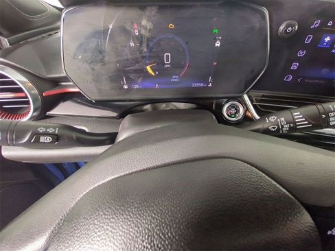 Certified 2024 Chevrolet Trax RS w/ Sunroof Package image 11