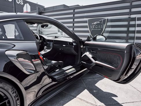 Used 2018 Porsche 911 GT2 RS RWD image 33