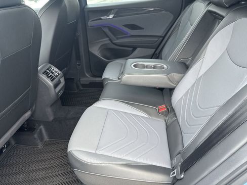 New 2025 Volkswagen Tiguan SE R-Line image 29