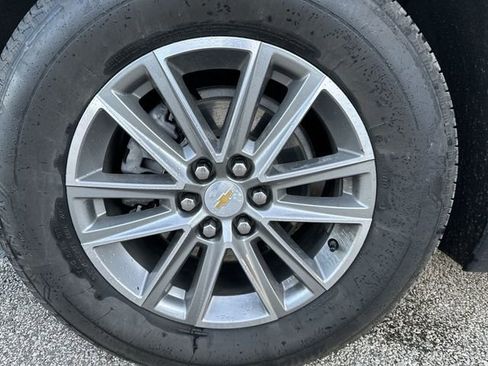 Used 2023 Chevrolet Traverse LT image 21