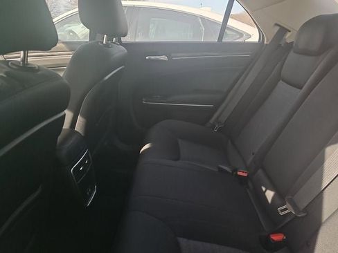 Used 2019 Chrysler 300 Touring w/ Chrome Appearance Package image 30