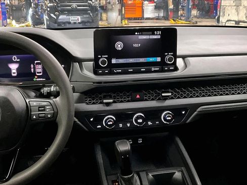 Used 2023 Honda Accord EX image 7