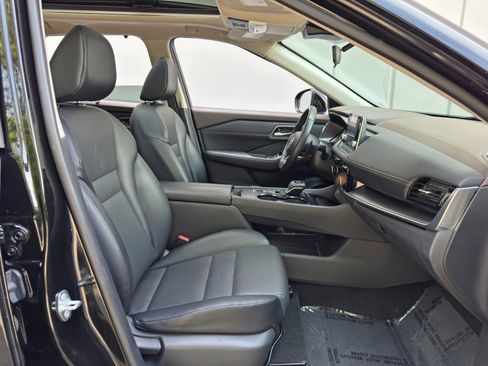 Used 2021 Nissan Rogue SV w/ Premium Package FWD image 15