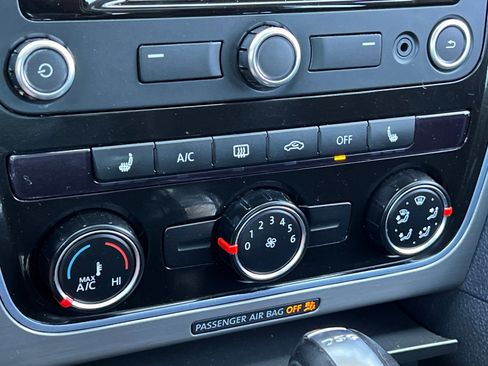 Used 2015 Volkswagen Passat TDI SE image 20