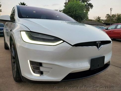 Used 2017 Tesla Model X image 9