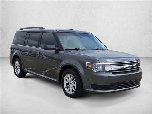 Used 2018 Ford Flex SE image 3