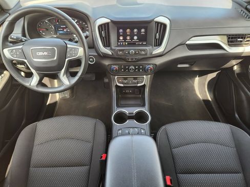 Used 2024 GMC Terrain SLE w/ Driver Convenience Package FWD image 4