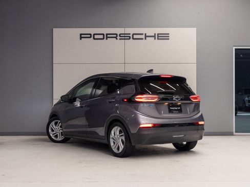 Used 2022 Chevrolet Bolt LT image 3