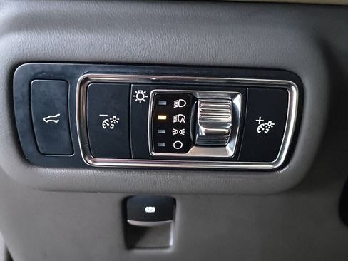 Used 2024 Lincoln Nautilus Reserve w/ Equipment Group 202A image 13