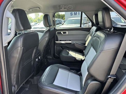 Used 2023 Ford Explorer XLT w/ Equipment Group 202A AWD/4WD image 34