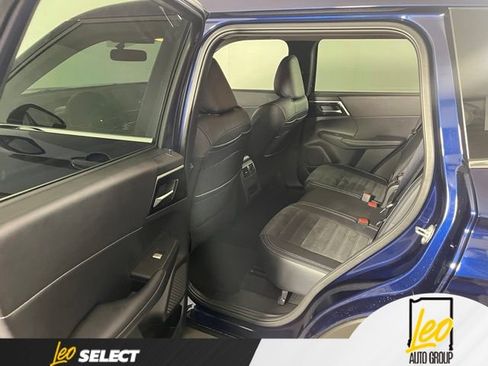 Used 2024 Mitsubishi Outlander SE AWD/4WD image 9